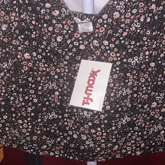 Crop Top - Picture 2 of 9